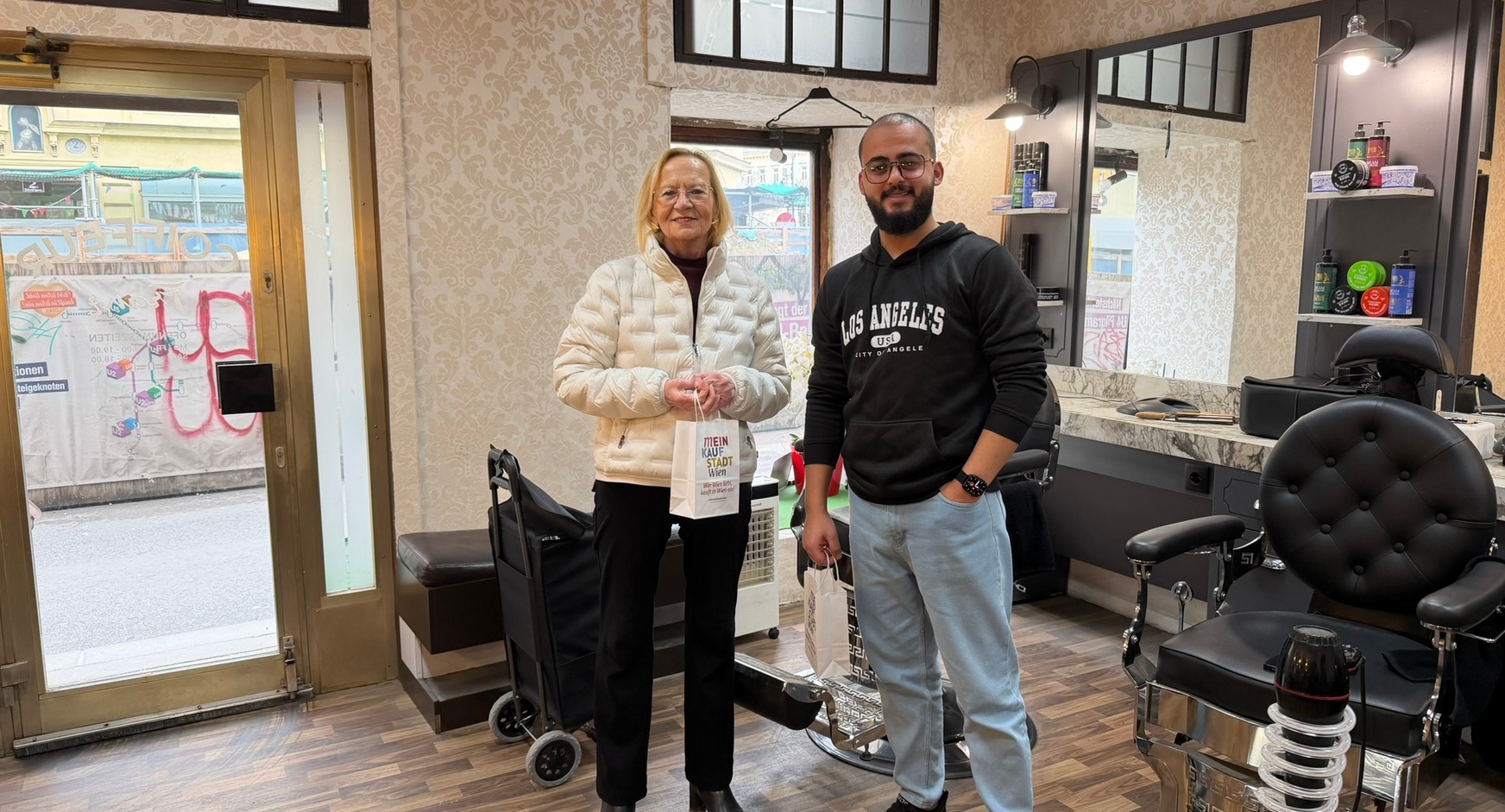 Lichterketten als Dankeschön für Margaretener Betriebe