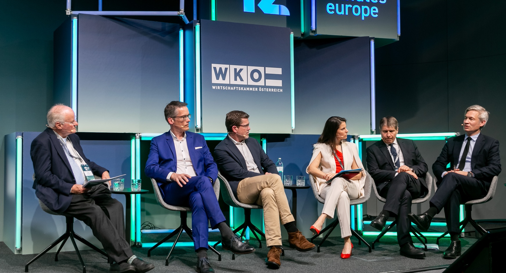 V.l.n.r.: Moderator Georg Wailand; Michael Böhmer, Managing Partner & Chefökonom, Prognos; Karl-Theodor zu Guttenberg, ehem. Bundesminister Bundesrepublik Deutschland; Véronique Willems, Generalsekretärin, SMEunited; Markus J. Beyrer, Generaldirektor, BusinessEurope; Ulf Poschardt, Chefredakteur, WELTN24