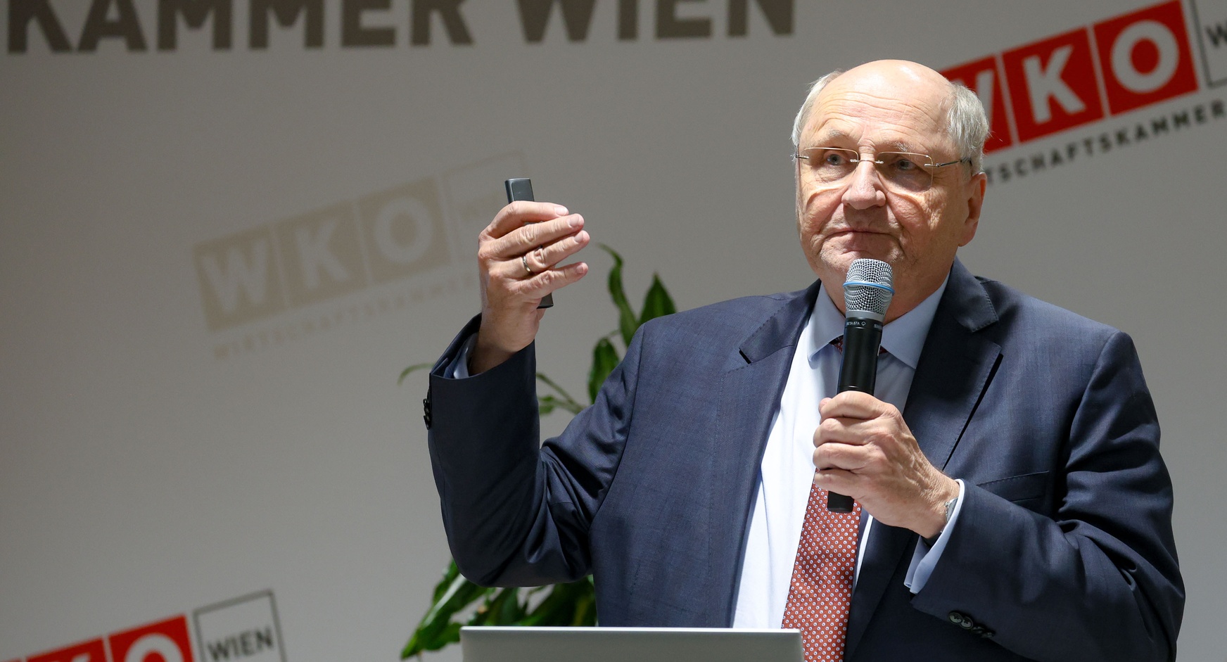 LG Baustoff-, Eisen- und Holzhandel Mitgliederehrung 2024 und Fachvortrag