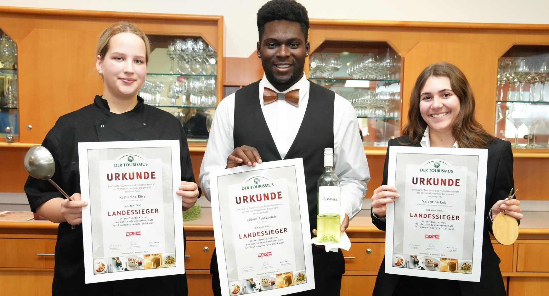 Die Landessieger Katharina Eöry (Küche), Kelvin Pinczolich (Service) und Valentina Lubi (HGA) (v. l.). 