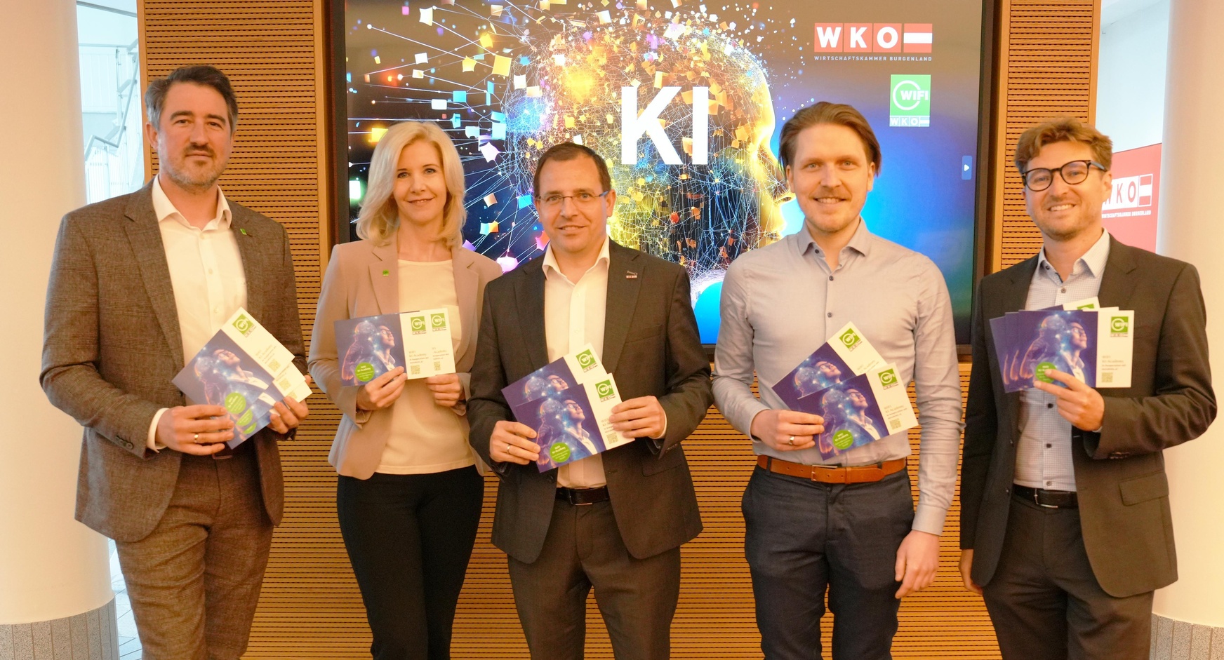 WIFI-Institutsleiter Thomas Jestl, Irmgard Grass (WIFI-Marketing), WK-Präsident Andreas Wirth sowie die Keynote-Speaker Florian Hasibar und Andreas Lederer (v. l.). 