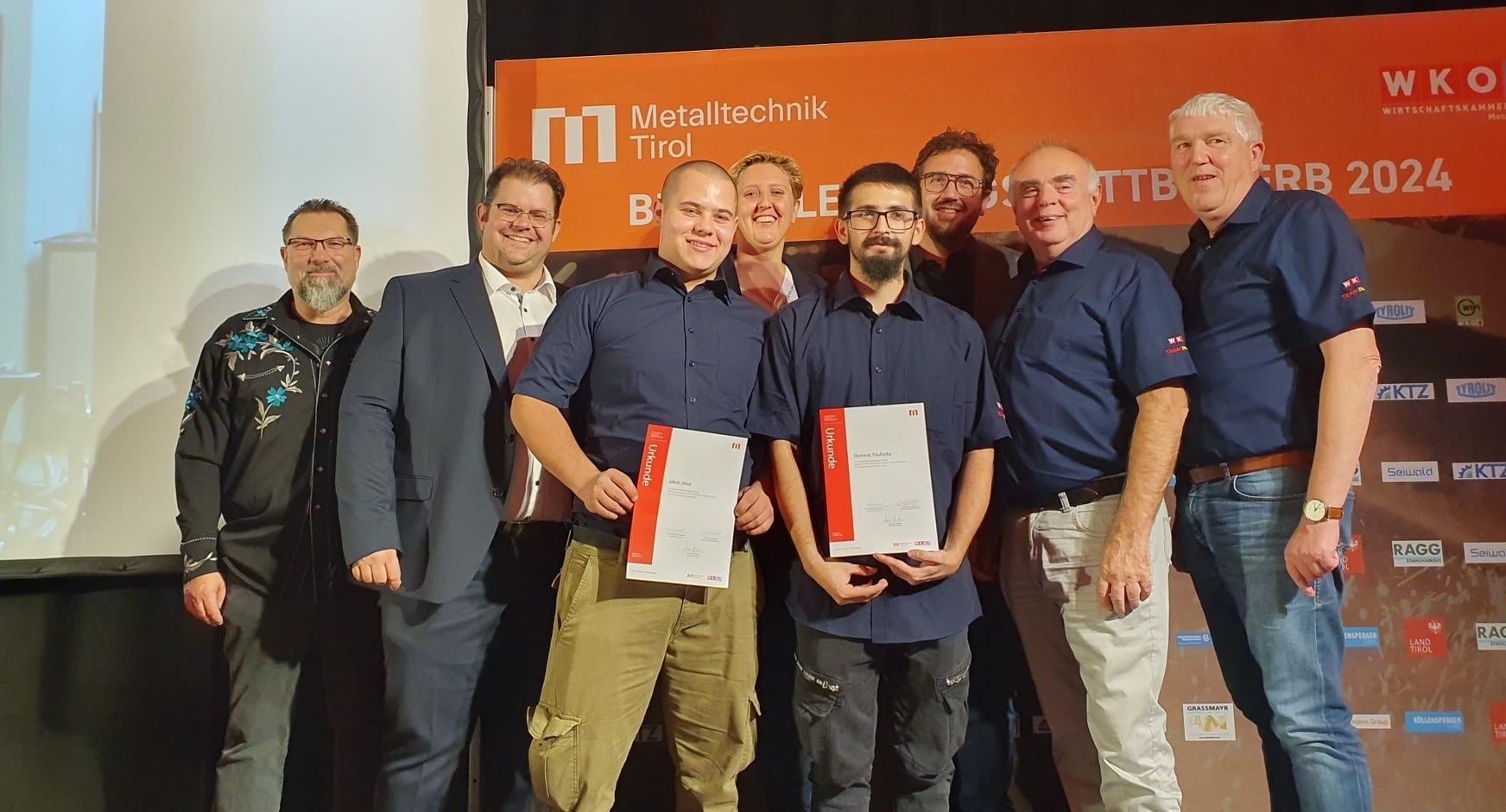 Martin Steinhäufl, Landesinnungsmeister Mario Horvath, Jakob Jirkal, Caroline Biribauer, Dominic Pauliscka, David Biribauer, Fachgruppengeschäftsführer Karl Tinhof und Lehrlingswart KommR Markus Marchhart (v. l.). 