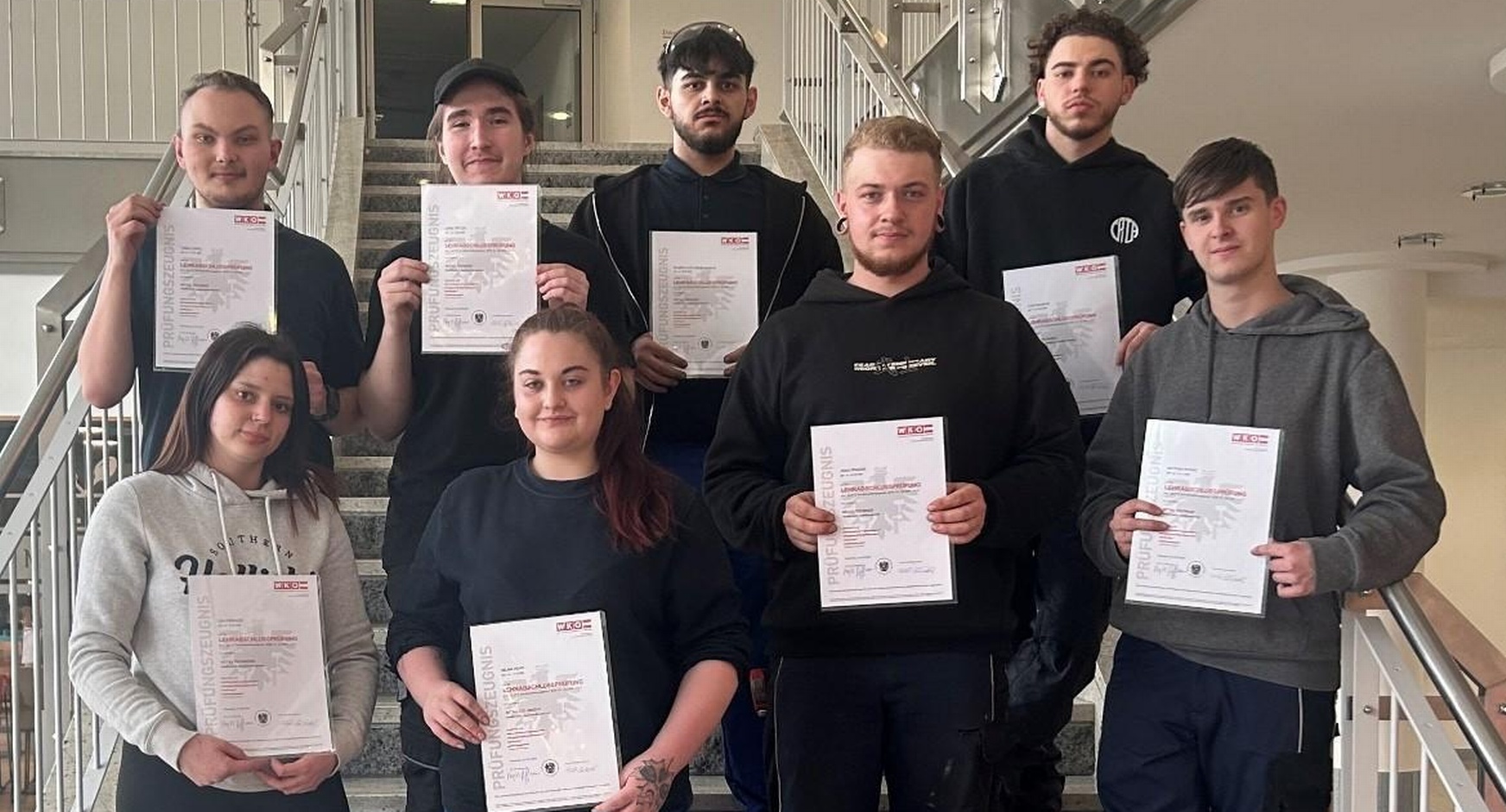 Lisa Kirnbauer (Pinkafeld), Melina Heindl (Rechnitz), Jonas Pranger (Hatzendorf), Matthias Puchas (Fehring) (1. R. v. l.), Tobias Zapfel (Dürnbach), Lukas Spitzer (Weiden bei Rechnitz), Ricardo Filipe Pereira da Silva (Oberwart) und Ilyas Palablyik (Wiener Neustadt) (2. R. v. l.).