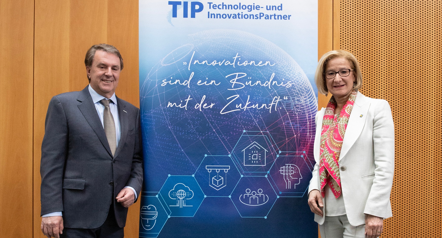 Innovationspreis 2026 - Wolfgang Ecker und Johanna Mikl-Leitner