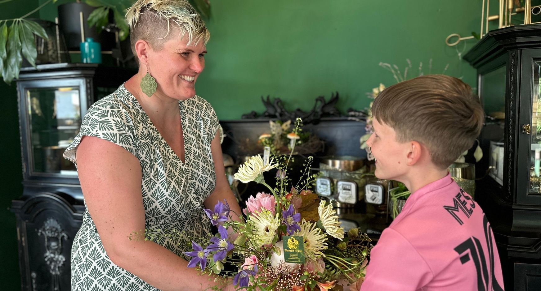 Blumen sagen mehr als tausend Worte, so Monika Metzner, Innungsmeister-Stellvertreterin und Berufszweigsprecherin Floristik. 