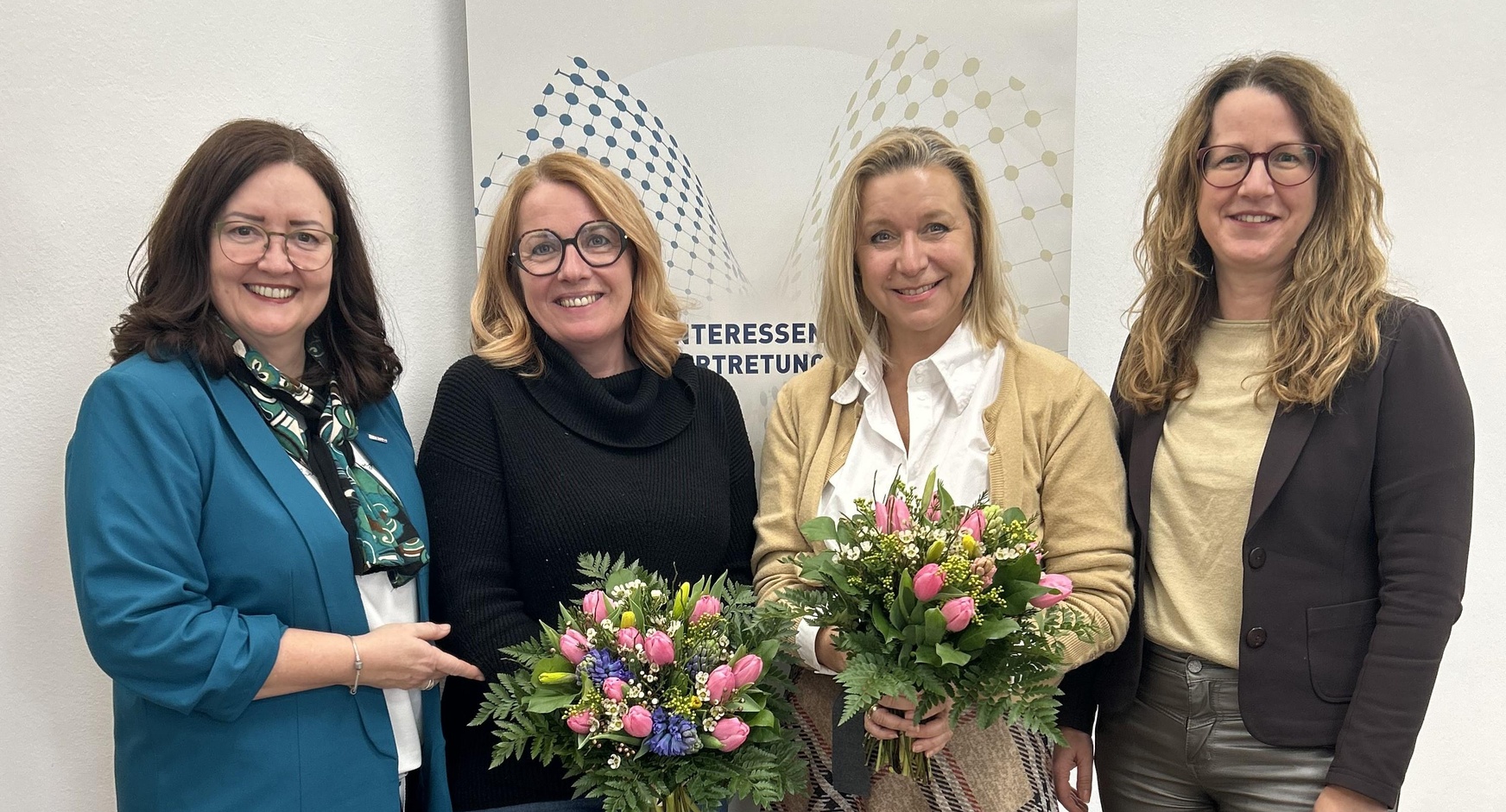 FiW-Landesgeschäftsführerin Charlotte Jautz, Rita Schermann, die neue Bezirksvorsitzende Petra Herz und FiW-Landesvorsitzende Petra Schumich.