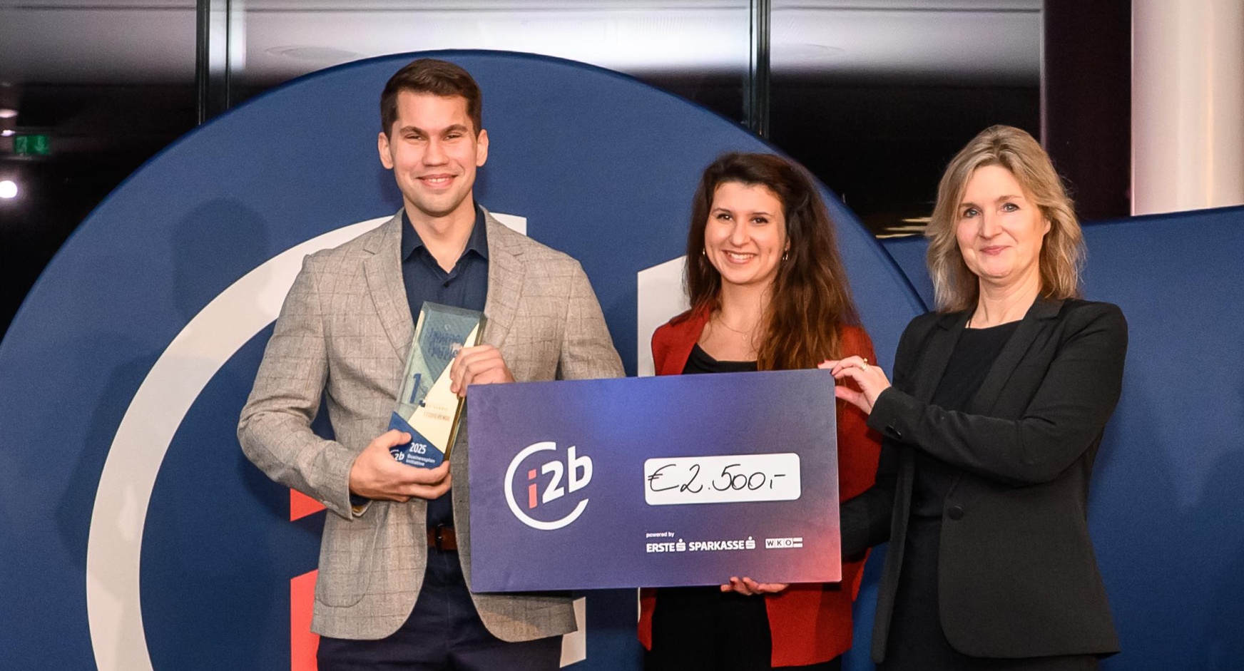 Den Sieg in der Kategorie „Studierende“ holte Philipp Jan Szczech (l.) von der Hochschule Burgenland. 