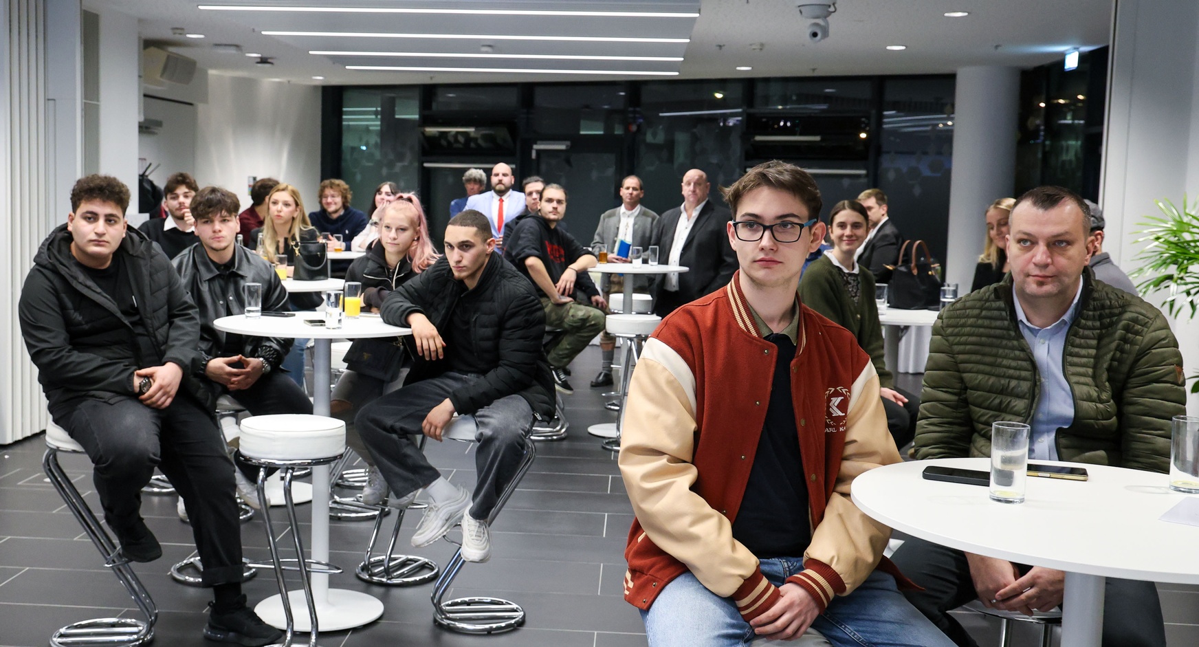 Lehrlingsehrung 2024 - Landesgremium des Baustoff-, Eisen- und Holzhandels