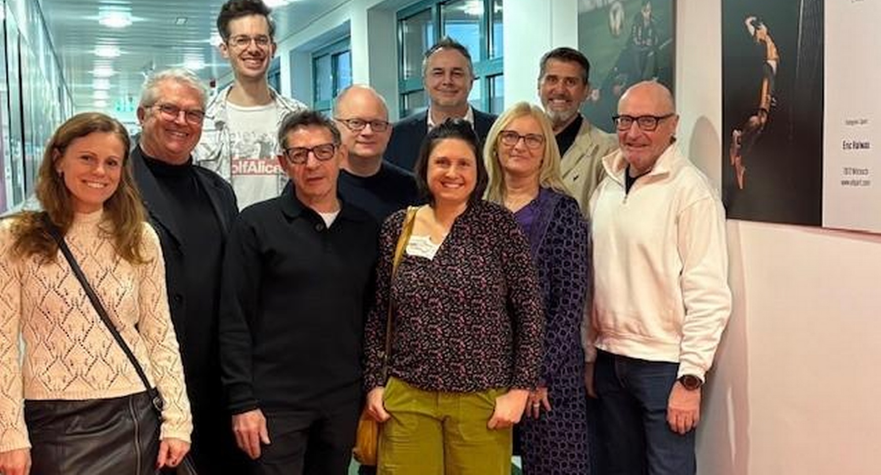 Mst.in Maria Hollunder, Johannes Horngacher, Moritz Gasser, Landesinnungsmeister Erwin Muik, Roman Seidl, Christiane Raffeiner, Fachgruppengeschäftsführer Thomas Kornfeind, WK-Mitarbeiterin Emmi Pachinger sowie die Landesinnungsmeister-Stv. Eric Halwax und Ernst Breitegger (v. l.) 