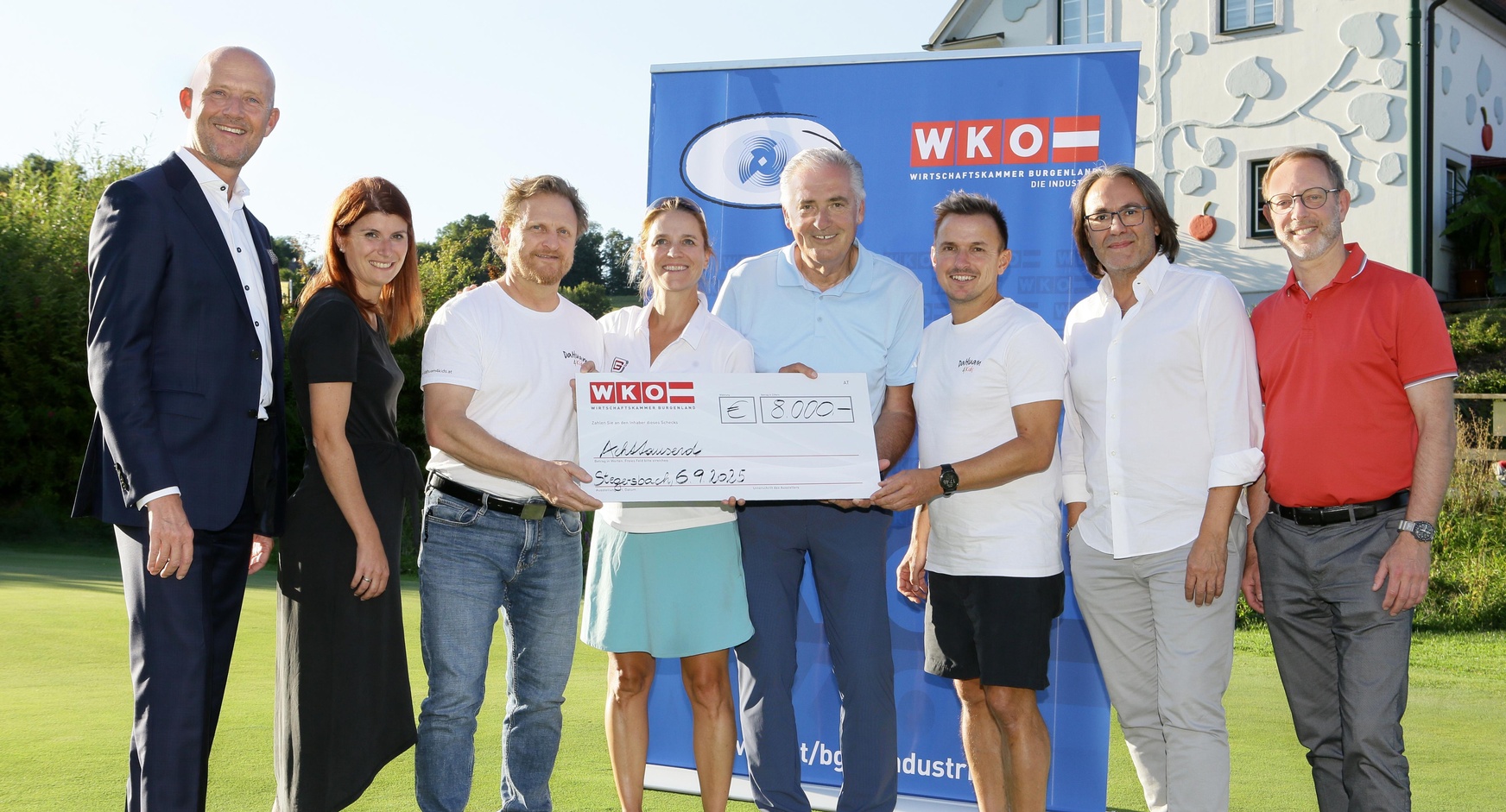 WK-Vizepräsident Martin Horvath, Catharina Ferencsak, Michael Kainz, Birgit Schneider-Reich, Spartenvertreter Manfred Gerger, „DaHuam4Kids“-Obmann Christoph Koller, Spartenobmann-Stv. KommR Jochen Joachims und Spartengeschäftsführer Ewald Hombauer (v. l.). 