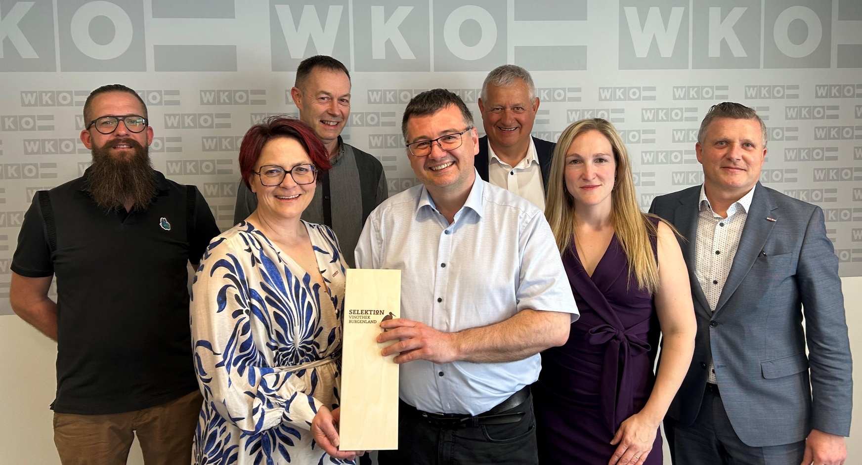 Manuel Kusztrich, Fachgruppenobfrau Tanja Stöckl, Gottfried Loibl, Jubilar Christian Bogner, Spartenobmann KommR Hans-Dieter Buchinger, Eva Maria Dittler und Fachgruppengeschäftsführer Bernhard Dillhof (v. l.). 