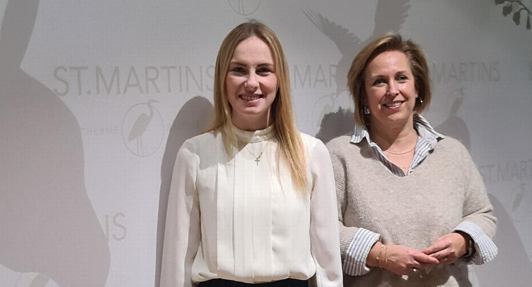 Pädagogin Katharina Galumbo mit Christiane Sehnoutek, Leiterin HR der St. Martins Therme Frauenkirchen