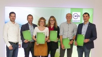 Erfolgreiche Lehrgangs-Premiere im Vorjahr: WIFI-Produktmanager Gerald Munzenrieder mit den Absolventen Harald Wohnhas (Fehring), Iris Adrowitzer (Wien), Barbara Funka-Viola (Leitring), Gerhard Pulfer (Klosterneuburg) und Michael Babits (Großwarasdorf) (v. l.). 