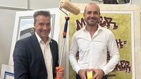 Landesinnungsmeister Jürgen Szerencsits mit Malermeister Tim Schöberl (v. l.) 