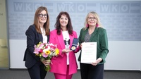 Fachgruppengeschäftsführerin Marlene Wiedenhofer, Preisträgerin KommR Mst.in Martina Mohapp und Landesinnungsmeisterin KommR Mst.in Michaela Eckhardt (v. l.)  