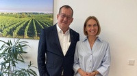 Gastro-Obmann KommR Paul Gregorits und Spartengeschäftsführerin Natascha Kummer