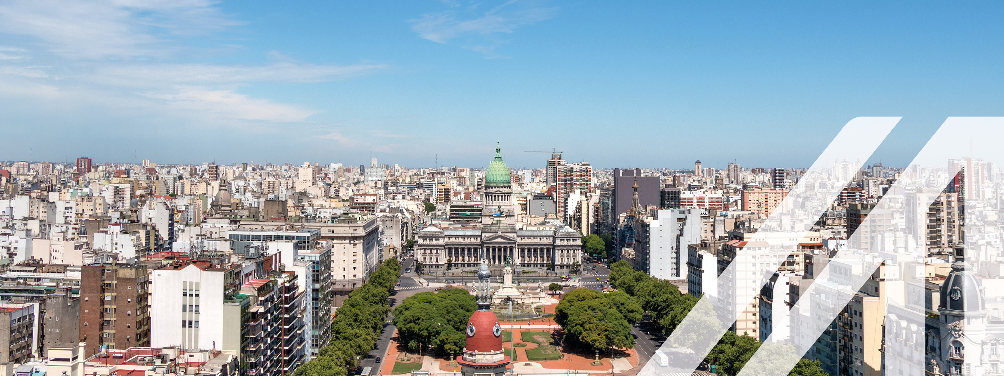 Blick auf den Hauptplatz von Buenos Aires, Plaza de Mayo, und den Nationalkongress von Argentinien.