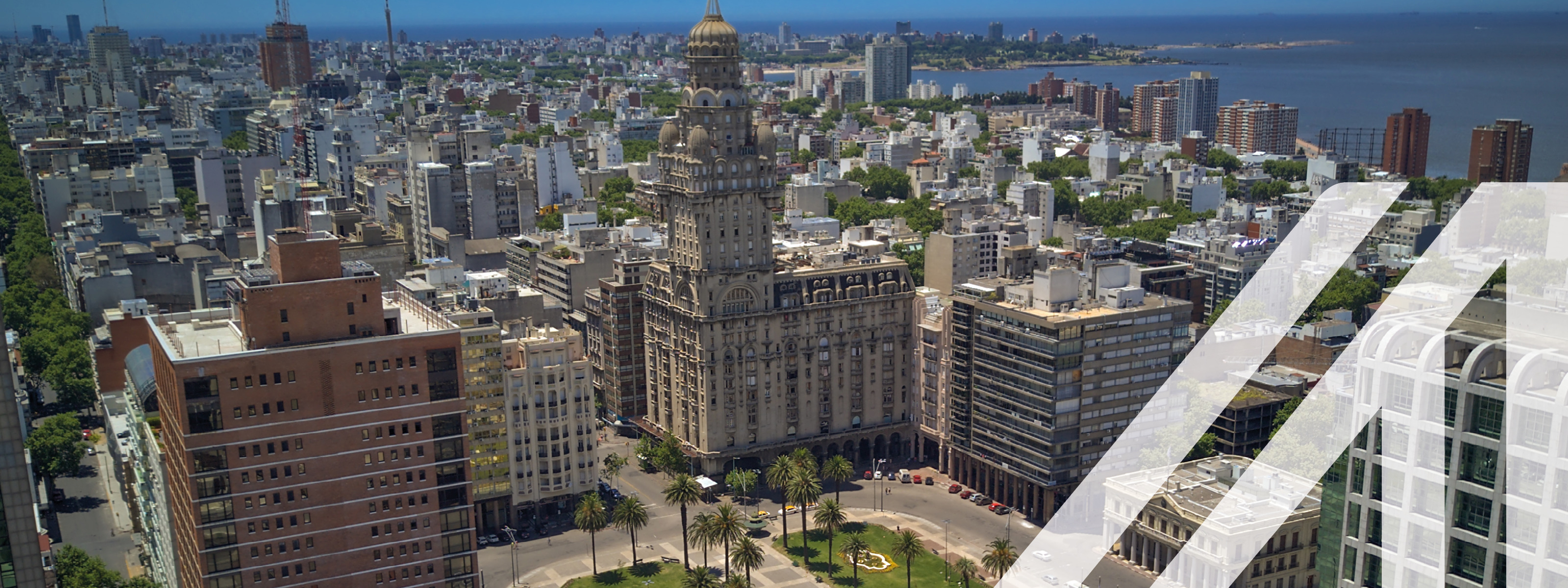 Luftaufnahme von Montevideo Uruguay Unabhängigkeitsplatz Salvo Palast<br />
