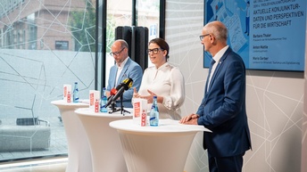 Top Tirol Konjunkturbarometer Sommer 2026