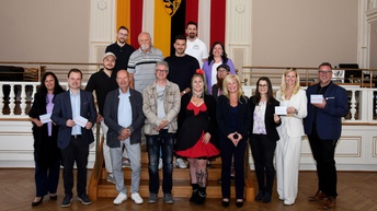 Gruppenfoto mit allen Beteiligten