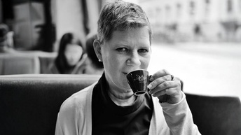 Andrea Wittmann im Kaffeehaus
