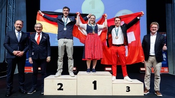 Juliana Hain am Sieger:innen-Podest