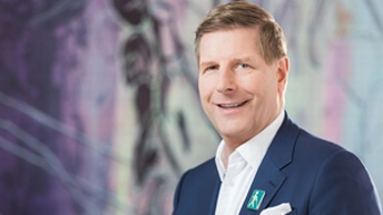 Julian M. Hadschieff