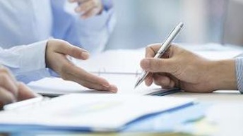 Schreiben, Schreibung, schreiben, Stift, Kugelschreiber, notieren, Notiz, aufschreiben, Abfassen, abfassen, Schrieb, Manuskript, Skriptum, Skripten, Mitschrift, mitschreiben, Aufzeichnung, aufzeichnen, Vermerk, vermerken, Unterschrift, unterschreiben, Unterfertigen, unterfertigen, Unterfertigung, gegenzeichnen, Gegenzeichnung, Signierung, signieren, Signatur, Signaturen, Dokument, Dokumente 