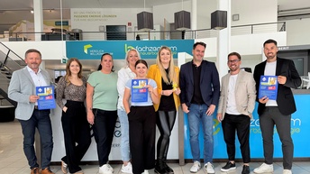 Anton Berger mit den Mitarbeitern der Bad & Energie SHT GmbH