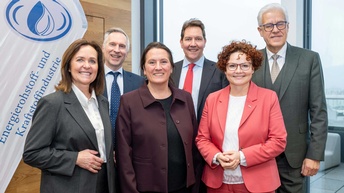 Gruppenbild mit Angelika Sery-Froschauer, Armin Springer, Hedwig Doloszeski, Martijn van Koten, Elisabeth Zehetner, Rainer Klöpfer