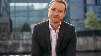 Portrait von einer Person in Businesskleidung