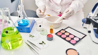 Herstellung von Kosmetika im Labor