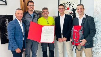 32 Jahre Handwerkskunst in Flirsch: WK-Bezirksstellenleiter Otmar Ladner, Christian und Martin Juen, WK-Bezirksobmann Michael Gitterle und Josef Miller (v.l.).