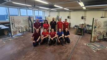 Gruppenbild mit Werkstücken