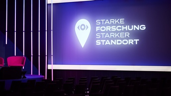 Sujet-Bild mit Schriftzug Starke Forschung Starker Standort 