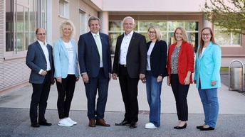 Gruppenfoto Amstetten: Martin Plank, Doris Hösl, Bezirksstellenobmann Gottfried Pilz, Bezirksstellenleiter Andreas Geierlehner, Nina Wieser, Manuela Kashofer und Viktoria Heigl