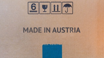 Karton mit der Aufschrift Made in Austria