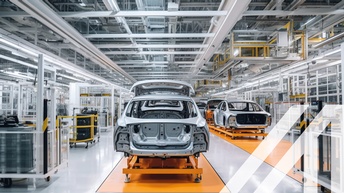 Futuristische Elektroautofabrik. Auto beim Zusammenbau in einer modernen Fabrikhalle