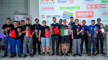 Gruppenbild der Sieger des Landeswettbewerb der Metalltechniklehrlinge Kärnten 2024