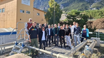 Gruppenbild der Teilnehmerinnen und Teilnehmer an der Exkursion zum Abfallbeseitigungsverband ABV Westtirol