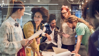 Gruppe von jungen Menschen