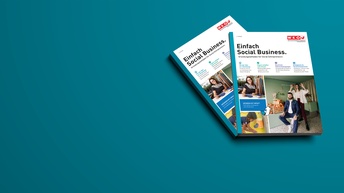 Auf türkisem Untergrund sind in der rechten Bildhälfte zwei Broschüren abgebildet. Die Broschüren haben den Titel Einfach Social Business, um rechten Eck ist das Logo der Wirtschaftskammer Österreich abgebildet 