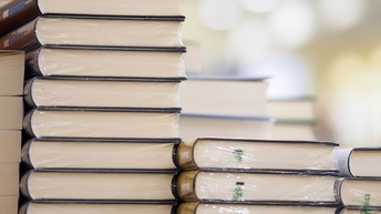 Ein Stapel Bücher