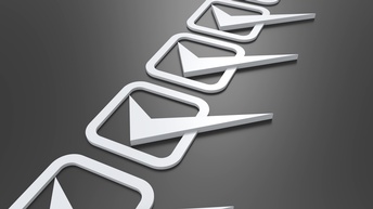 Grafik eines dunklen Hintergrunds, auf dem vertikal mehrere helle Quadrate sind. In jedem Quadrat ist ein Haken<br />
