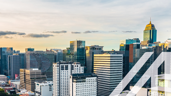 Panoramablick auf Bonifacio Global City, Finanzdistrikt in Taguig in Manila auf den Philippinen, moderne Wolkenkratzer