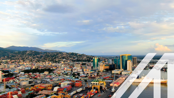 Blick auf Port of Spain, Hauptstadt von Trinidad and Tobago, Hafen, Container Terminal und Regierungsgebäude