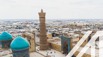 Blick auf die Kalon Moschee in Bukhara, Usbekistan. UNESCO Welterbe. Über das Bild wurde ein weißes Austria A gelegt.<br />
