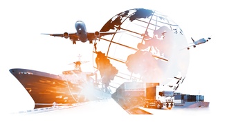 Collage verschiedener Transportmittel wie Flugzeuge, ein Schiff, Eisenbahn und Lastkraftwagen, mittig ein Globus 