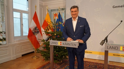 Jürgen Mandl bei der Pressekonferenz nach der Regierungssitzung