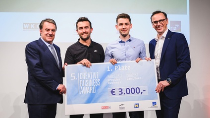1. Platz Creative Business (v.l.): WKNÖ-Präsident Wolfgang Ecker, die Sieger Lothar Gallistl und Paul Schneider sowie ecoplus-Aufsichtsratsvorsitzender Jochen Danninger.